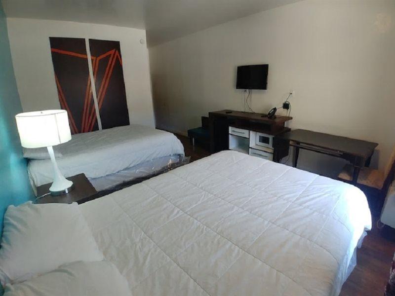 Alien Residence Inn بيكوس المظهر الخارجي الصورة