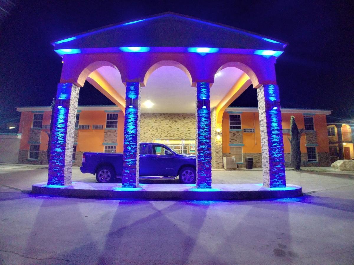 Alien Residence Inn بيكوس المظهر الخارجي الصورة